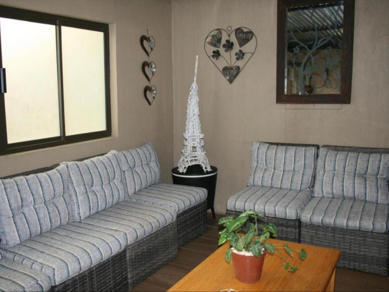 La Belle Guesthouse بارايس المظهر الخارجي الصورة